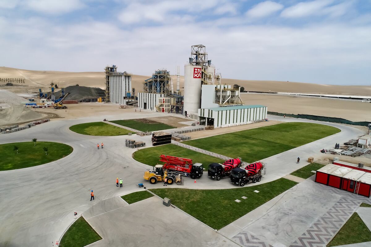 Obra en la planta de Cementos Inka en Pisco, Ica, por Inversiones Lucong